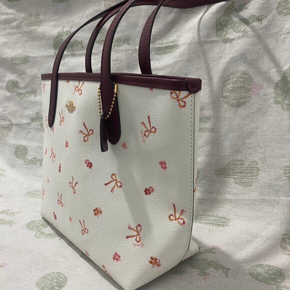Coach White Tote Bag With Bow Print - Picture 6 of 9